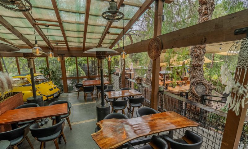 Cafe on 27