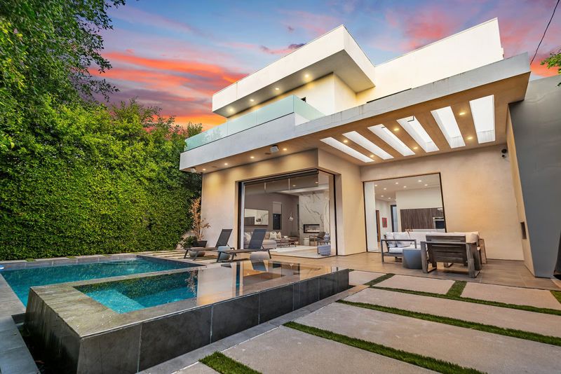 Luxury Mansion with Heated Pool, Jacuzzi and Spacious Balconies