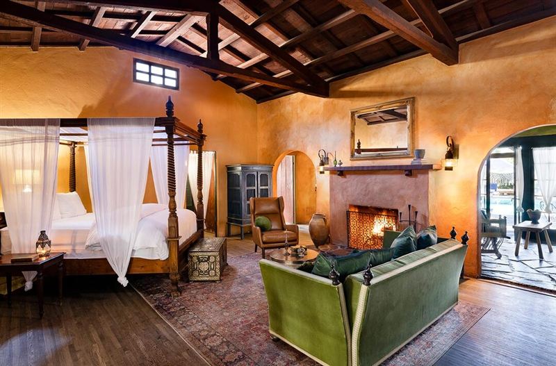 Mediterranean Boutique Hotel with Courtyards and Pools