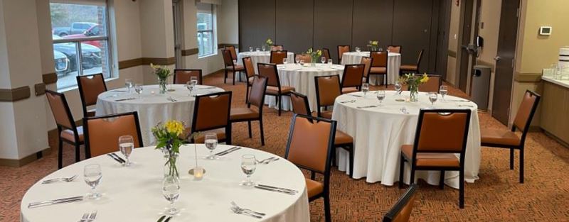 Hotel With Flexible Meeting Rooms and Onsite Catering for Groups Up to 130