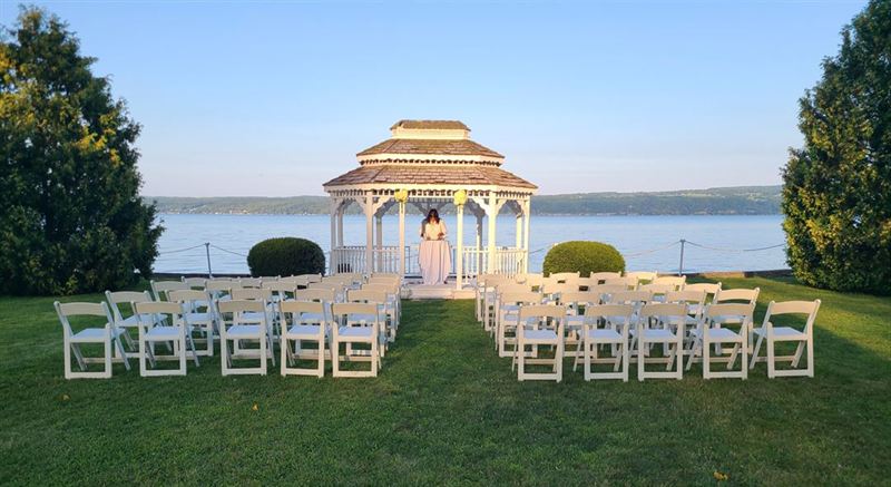 Lakefront Lodge With Pool, Dock and Modern Indoor-Outdoor Event Spaces