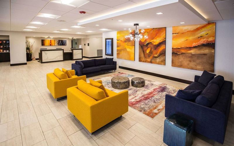 O’Hare Hotel with Flexible Meeting Rooms for Weddings and Conferences