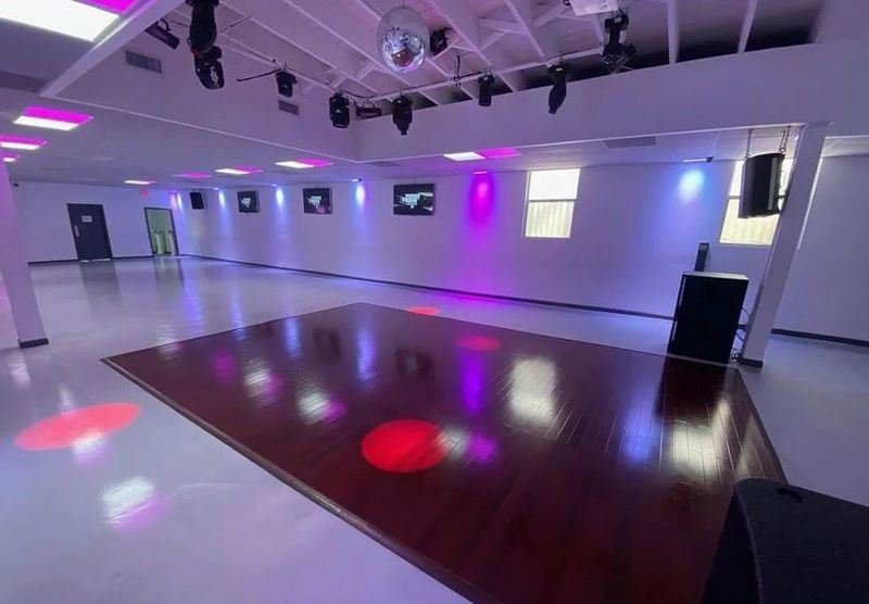 Inglewood Banquet Hall with Bar Lighting and Celebration Packages