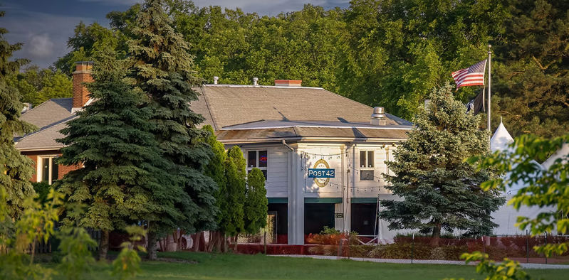 Evanston Hall with Bar, Lounge and Lawn for Private Gatherings