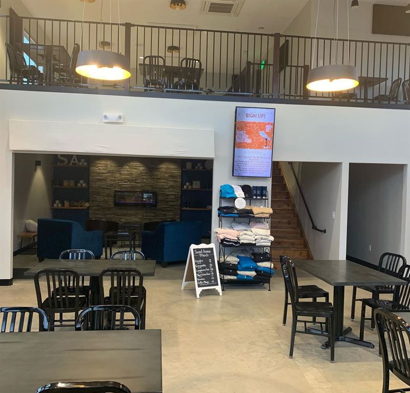 Bright Central Square Cafe With Fireplace Room, Balcony and Patio