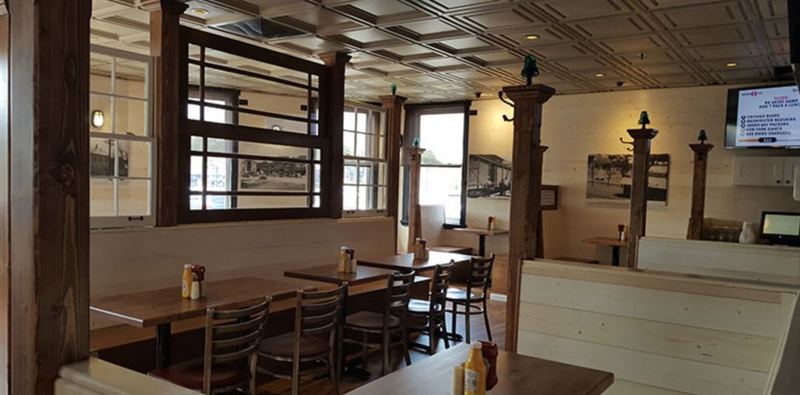 Neighborhood Tavern with Beer Garden for Parties and Live Music Events