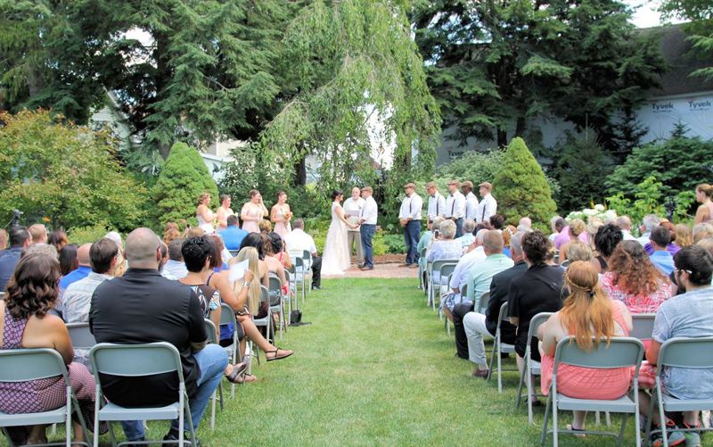 Historic Cortland Mansion With Elegant Rooms and Landscaped Grounds