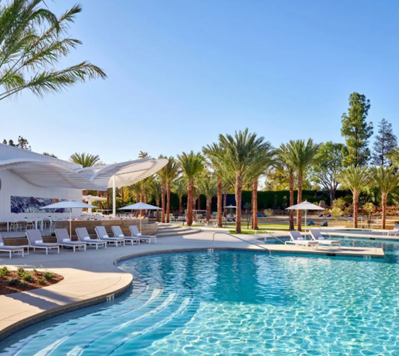 Luxury Garden Retreat with Grand Ballroom and Outdoor Lawns for Major Events