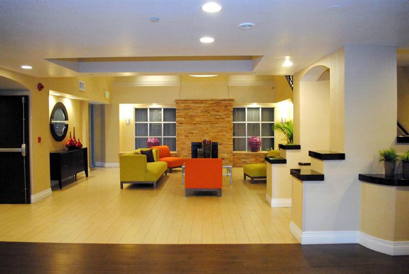 Hotel Event Venue with Meeting Rooms and Ballroom Space