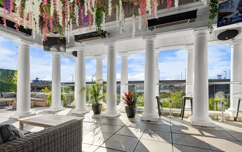 Hell’s Kitchen Rooftop Lounge With Skyline Views and Sunset Events