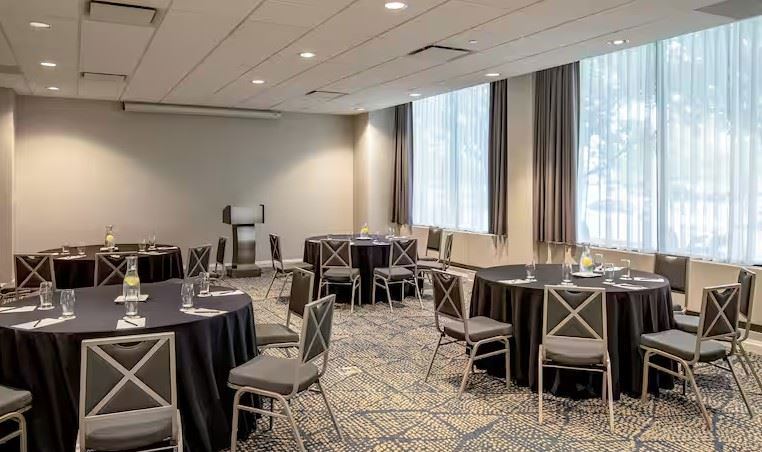 North Shore Conference Hotel with Ballrooms and Rooftop Skyline Views