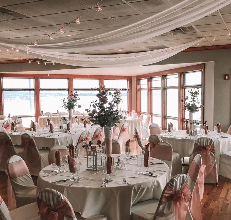 East Peoria Waterfront Event Venue With River Views for Weddings and Group Gatherings